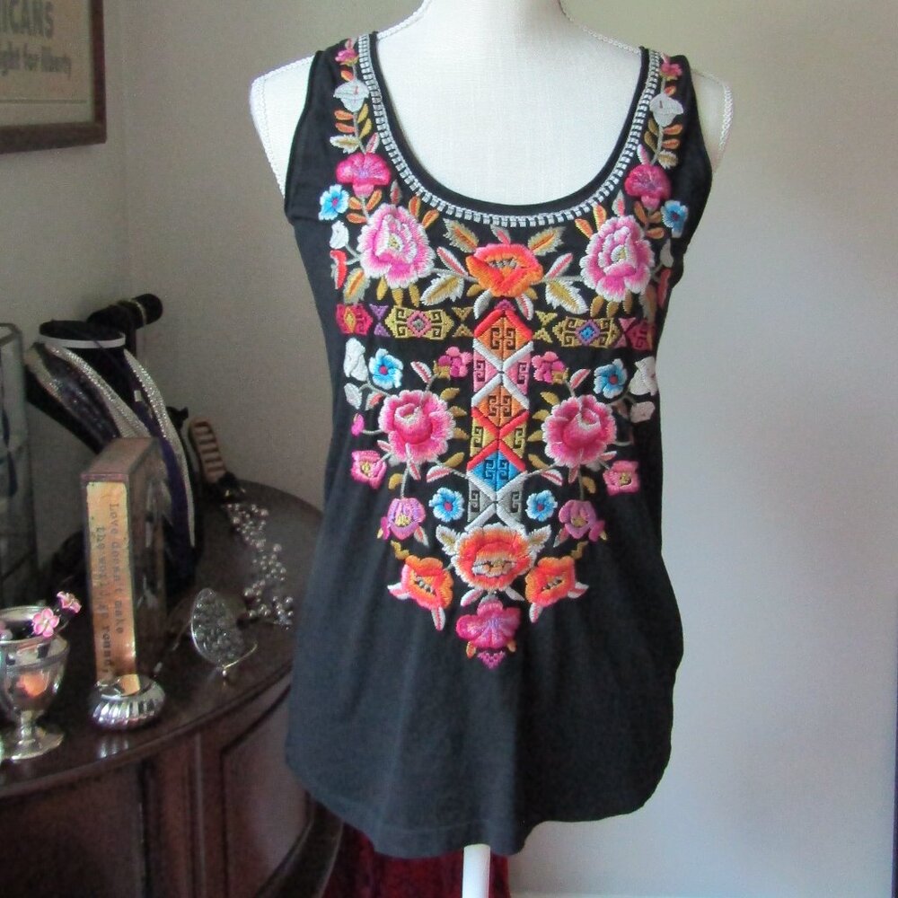 Johnny Was Anaya Embroidered Front Tee - Picture 2 of 7